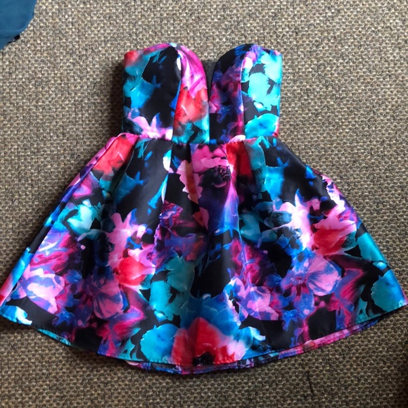 Strapless dress size 4 - Picture 1 of 3